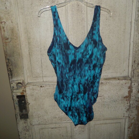 TYR One Piece Swimsuit V Neck Size XL (UU-11) - Picture 2 of 5